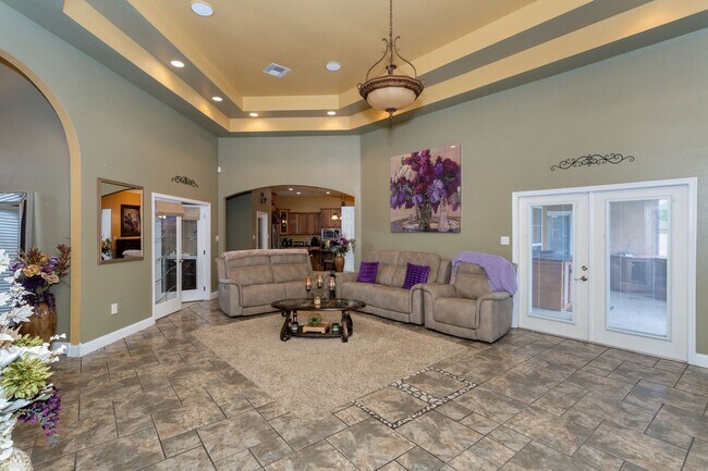 Building Photo - 3 Bedroom House in Addis with Pool, Gazebo...