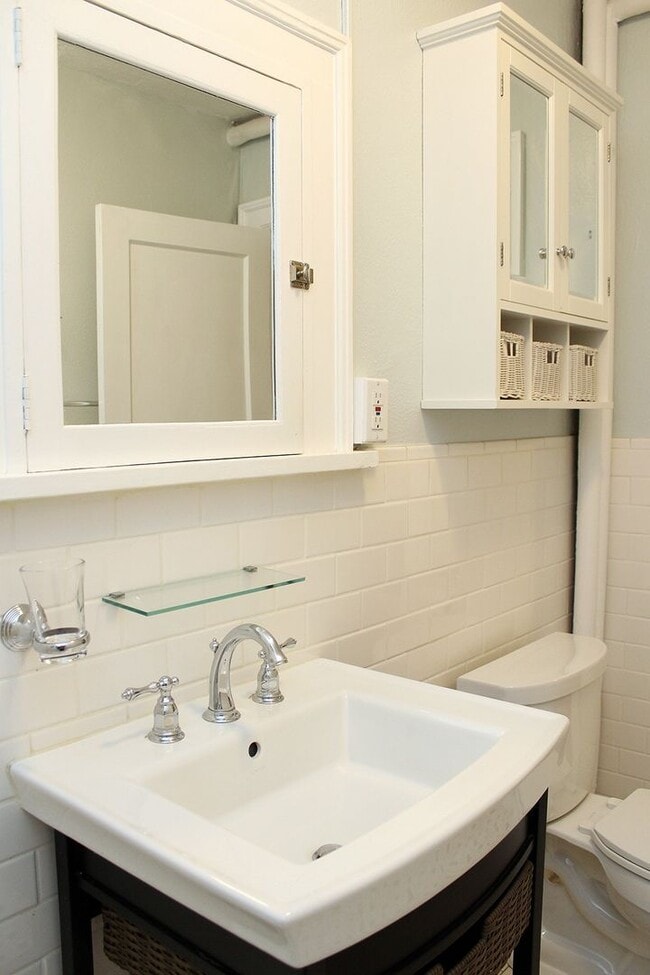 Building Photo - 507 NW 22nd Ave