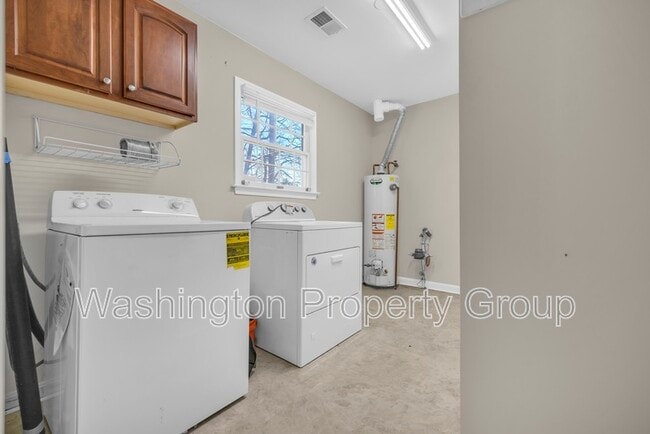 Building Photo - 5602 Grouper Ct