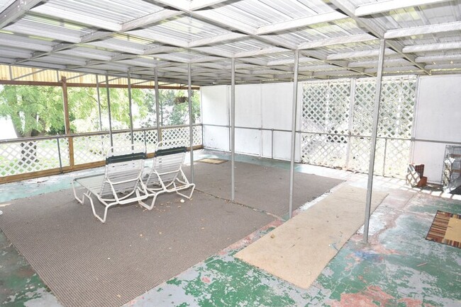 Building Photo - Beautiful 3 Bedroom Home over Looking Lake Chapin