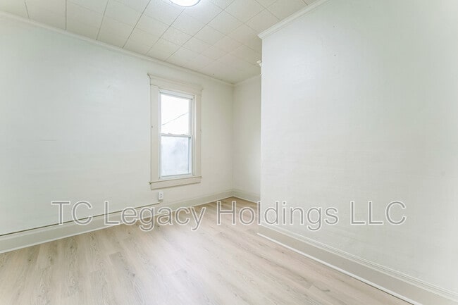 Building Photo - 513 Wilson St
