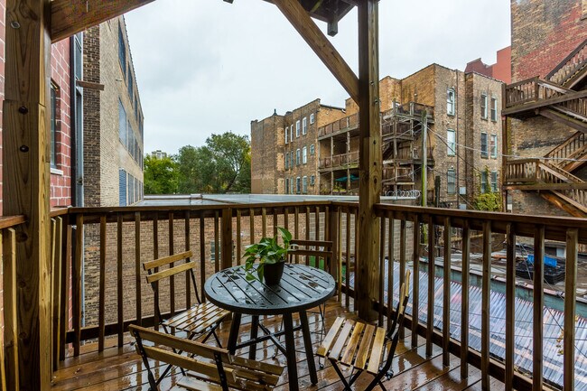 Building Photo - 1509 N Sedgwick St