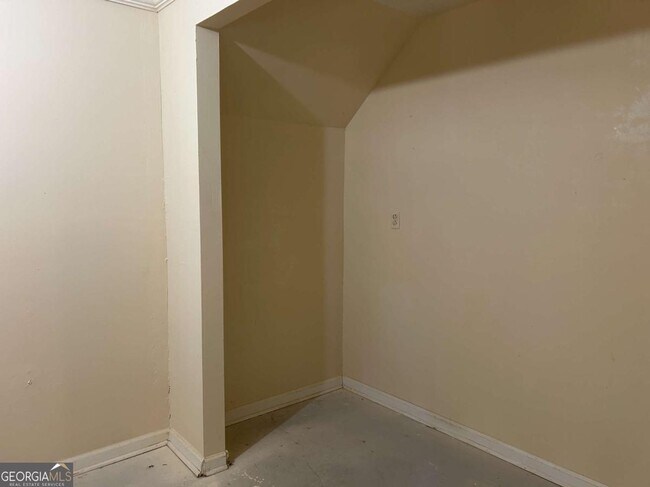 Building Photo - 1530 Oleander Ln SW