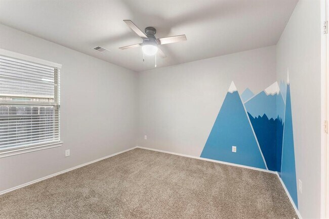 Building Photo - 14077 Lake Cres Dr
