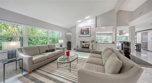 Building Photo - 245 Bird Key Dr