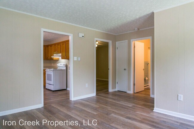 Building Photo - 250 Avena Rd