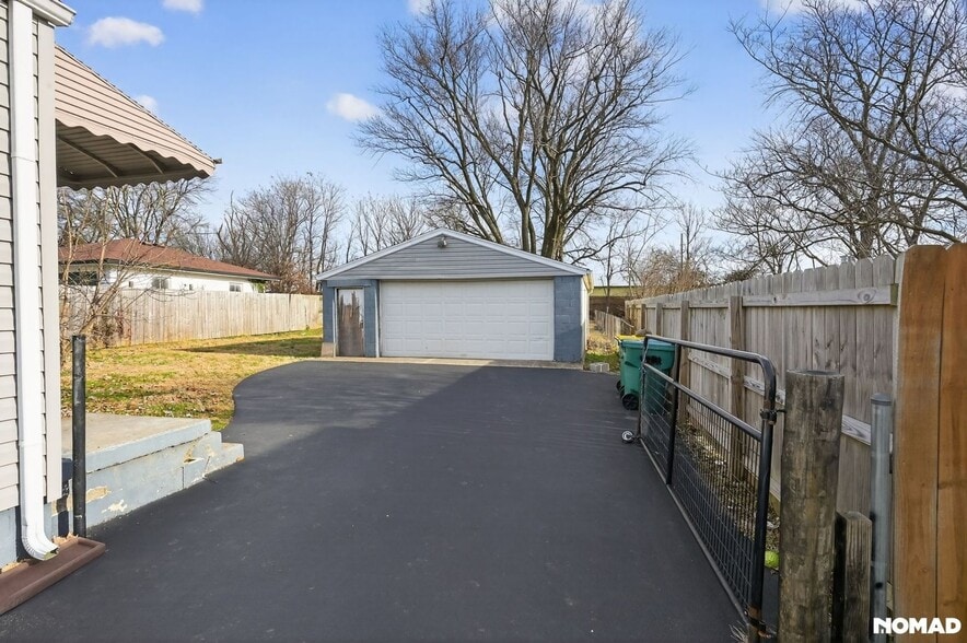 Building Photo - 4335 Cavelle Ave