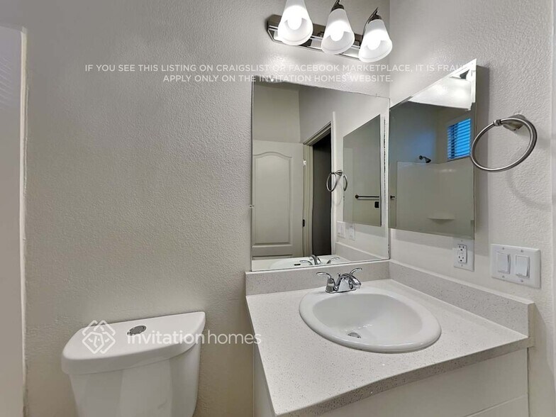 Building Photo - 3689 E Sundance Ave