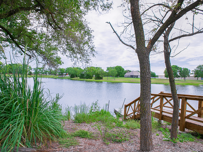 Stocked Fishing Lake! - MacArthurs Lake Apartments