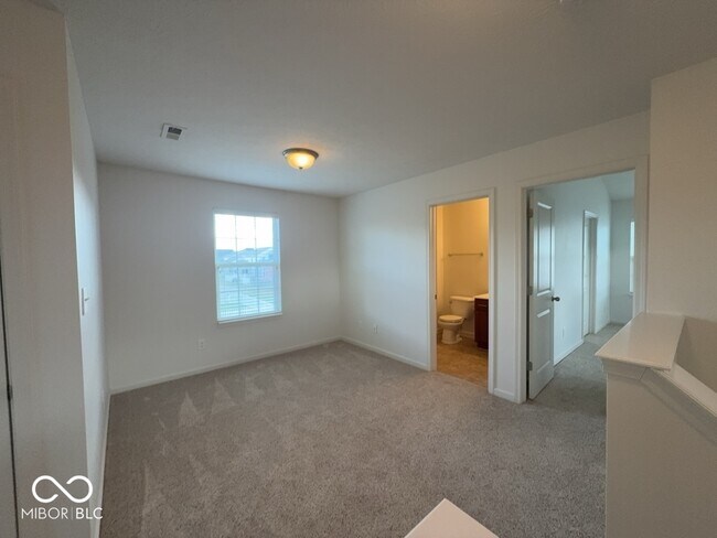 Building Photo - 5860 Crowley Pkwy