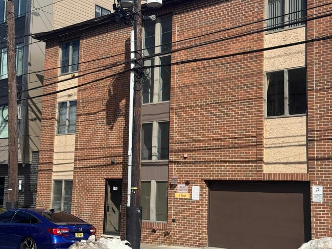 Building Photo - 144 70th St