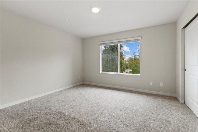 Building Photo - New Construction 2-Bed Townhome Near Boeing, Paine Field & Everett Naval Base – Quartz Kitchen, A...