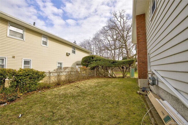 Building Photo - 207 Catherine Ave