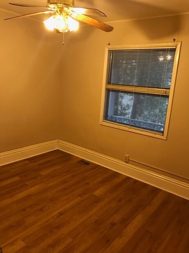 Building Photo - 2065 Winnebago St