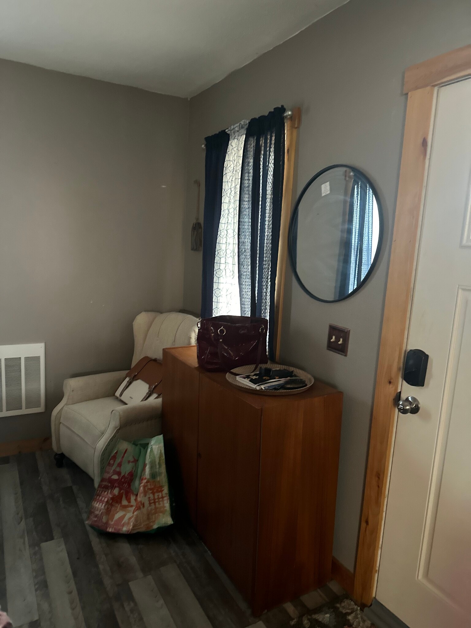 Building Photo - 607 N Tionesta Ave