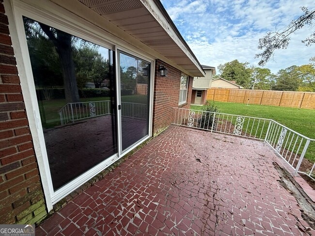 Building Photo - 412 Roberson St