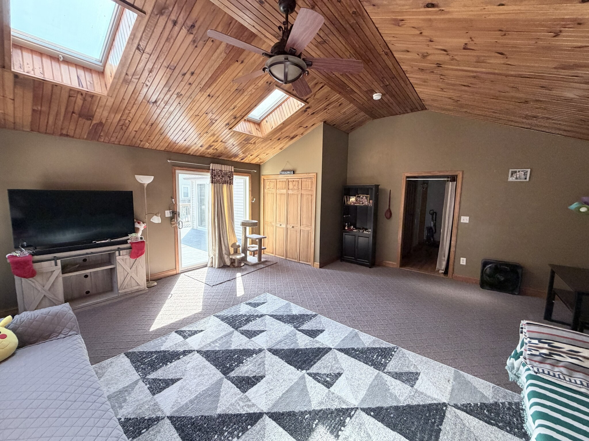 Family Room - 103 Walnut St