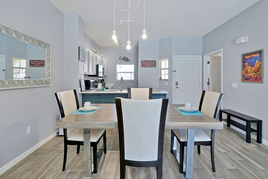 Building Photo - 8574 Bay Lilly Loop