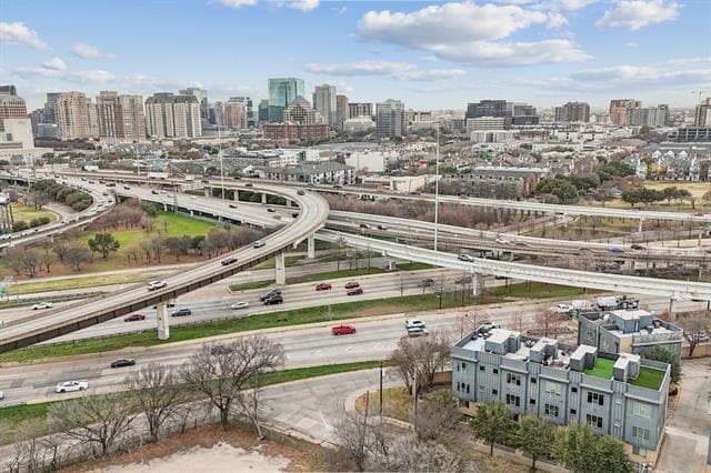 Building Photo - 3002 Zenia Dr