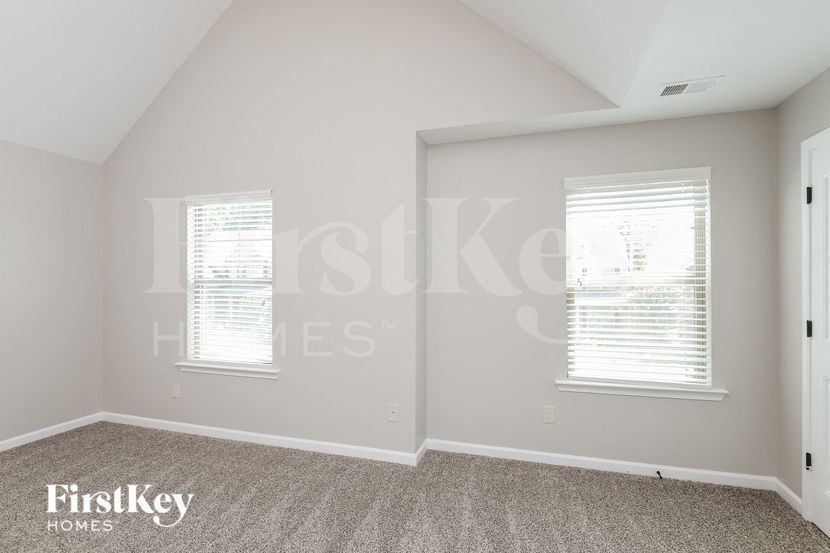 Building Photo - 621 Summerstone Ln