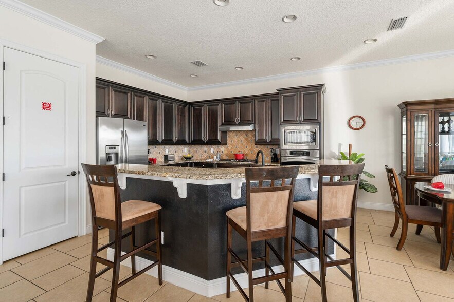 Building Photo - 1080 Castle Pines Ct