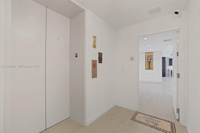 Building Photo - 2200 N Ocean Blvd