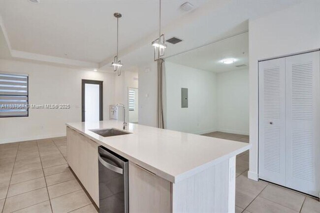 Building Photo - 7855 NW 104th Ave
