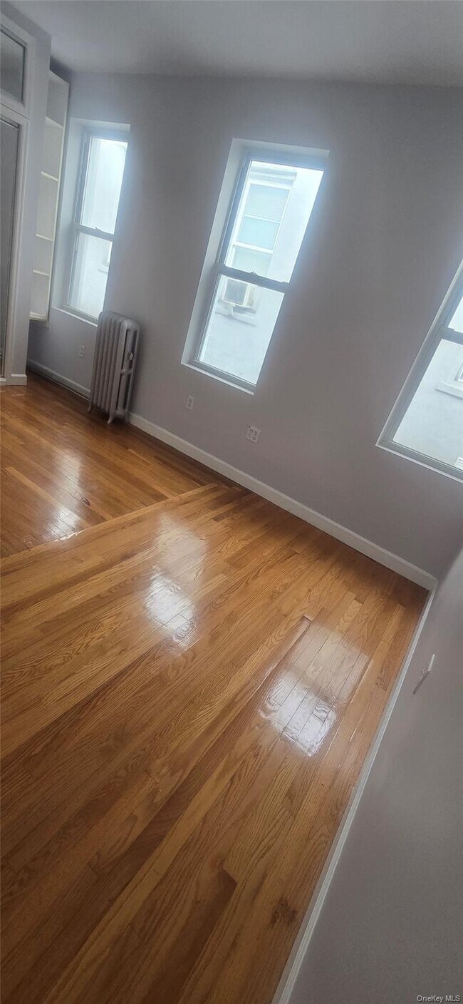 Building Photo - 125 W 227th St