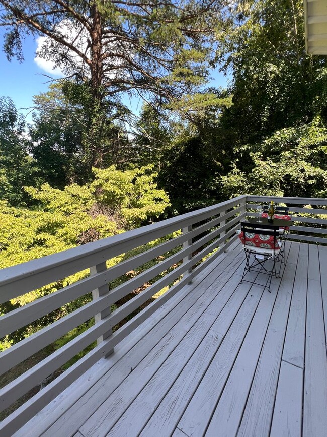Building Photo - Paradise found! The perfect executive work...