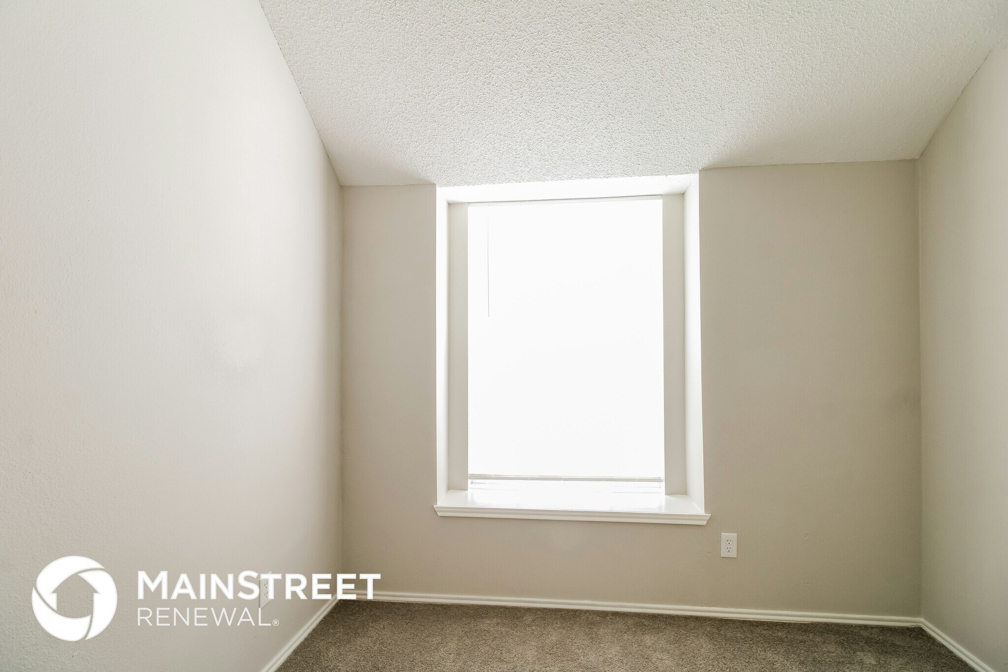 Building Photo - 1806 Courtside Pl Dr