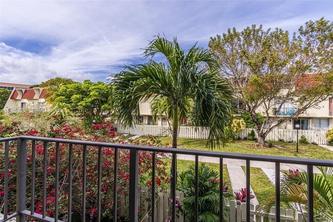 Building Photo - 1651 NE 115th St