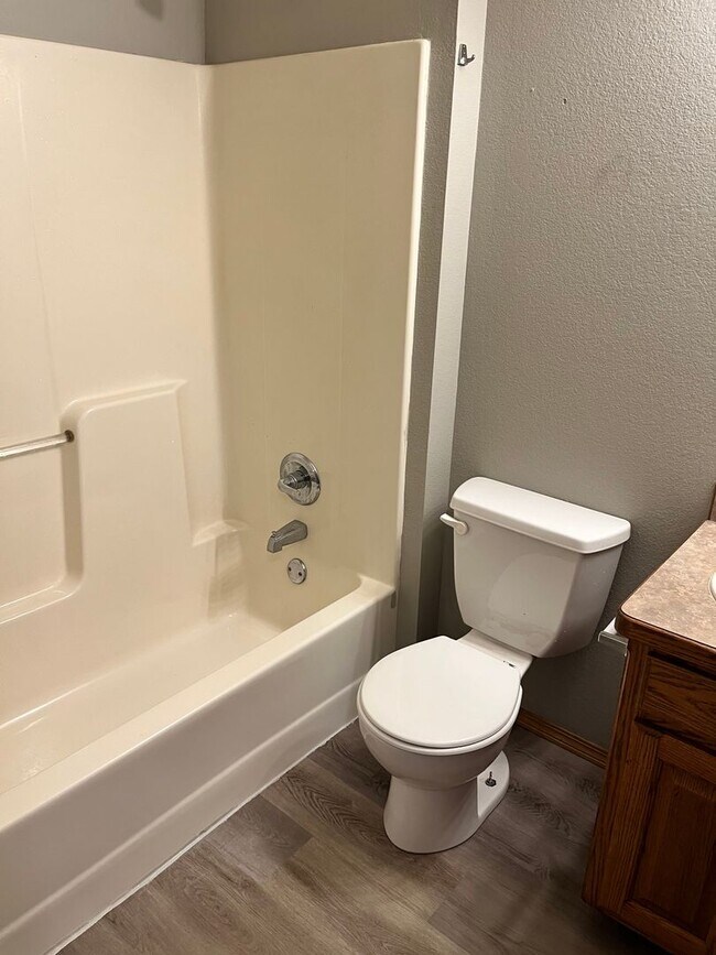 Building Photo - COMING SOON!! Nice 2BR/2BA near MSSU campus DOWNSTAIRS UNIT!!