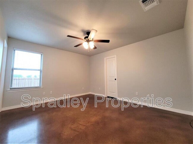 Building Photo - 208 Sparrow Cove