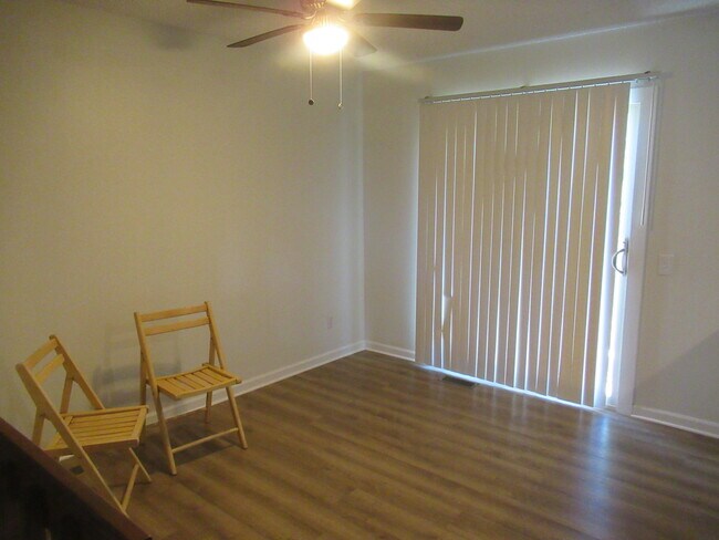 Building Photo - 3909 Smoke Tree Dr