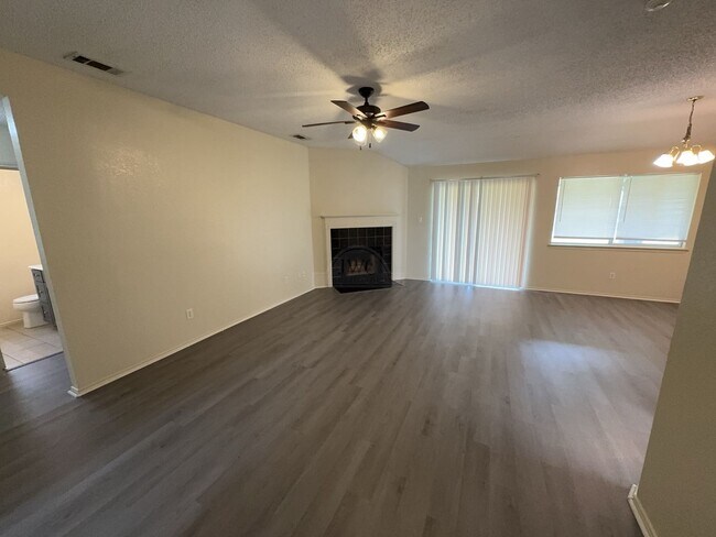 Building Photo - 4303 Fawn Dr