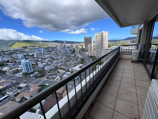 Building Photo - 2333 Kapiolani Blvd
