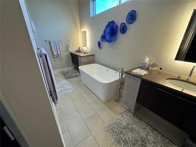 Building Photo - 239 Cosmopolitan Ct