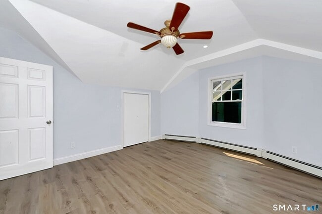 Building Photo - 463 Wilmot Ave