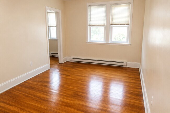 Building Photo - 360 E Tulpehocken St