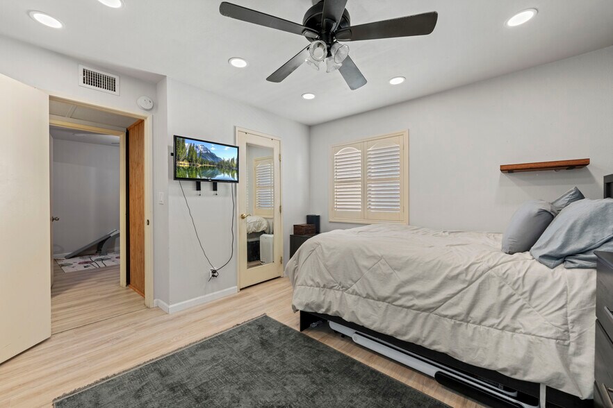 Building Photo - 18122 Sundowner Way