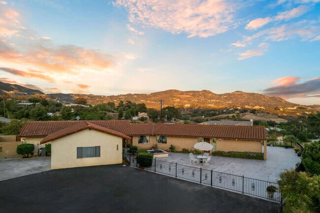 Building Photo - 14552 Skyline Truck Trail