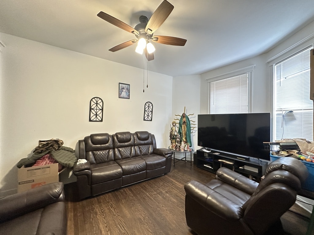 Building Photo - 5110 N Lincoln Ave