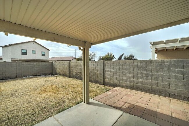 Building Photo - COMING SOON! Spacious 3 Bed 2 Bath home in the Estrella Neighborhood