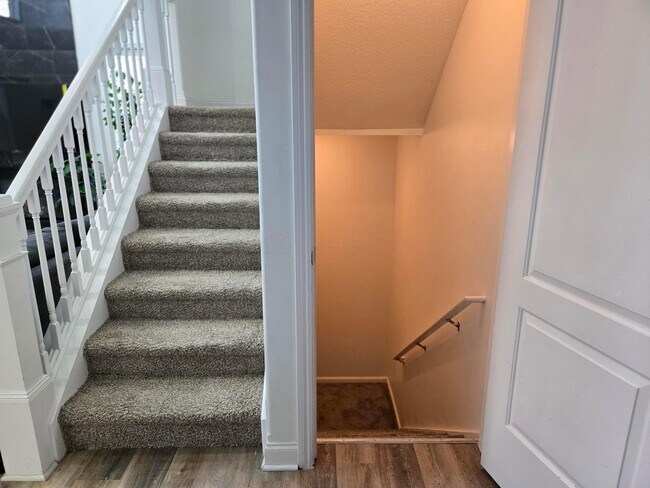 Building Photo - 329 Dovetail Dr