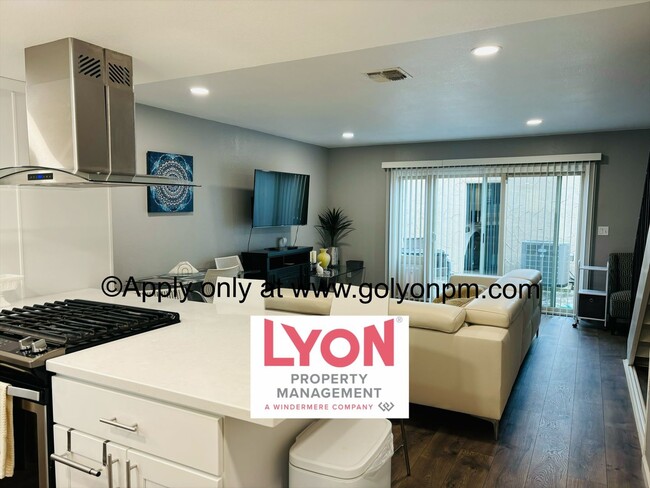 Building Photo - Gorgeous modern 2 bedroom/1.5 bath in Arde...