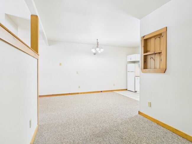 Building Photo - 1555 Main St