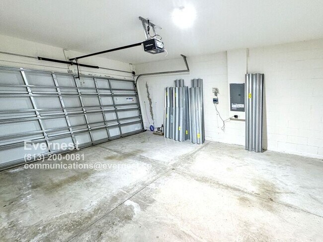 Building Photo - 12104 Fawn Brindle St