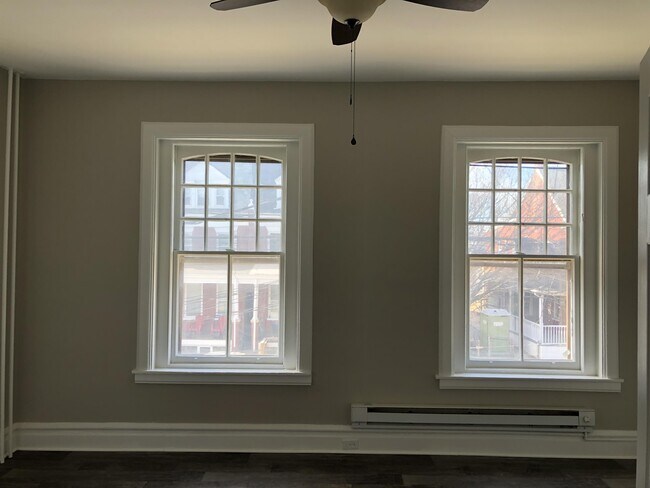 Building Photo - 609 N Plum St