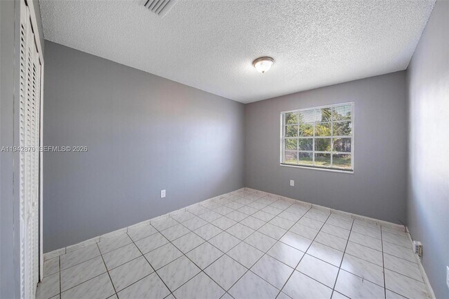 Building Photo - 2348 SW 138th Pl