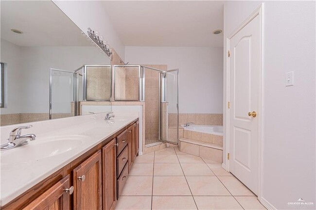 Building Photo - 1426 Bianca St